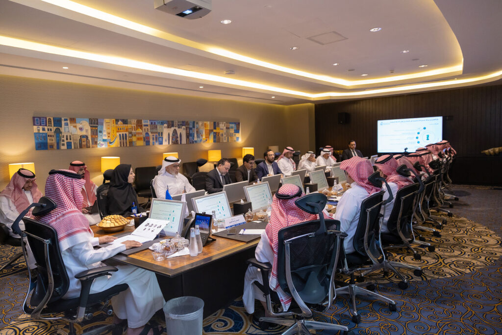 صورة من خبر: الرئيس التنفيذي يرأس الاجتماع الدوري لمديري القطاعات والإدارات