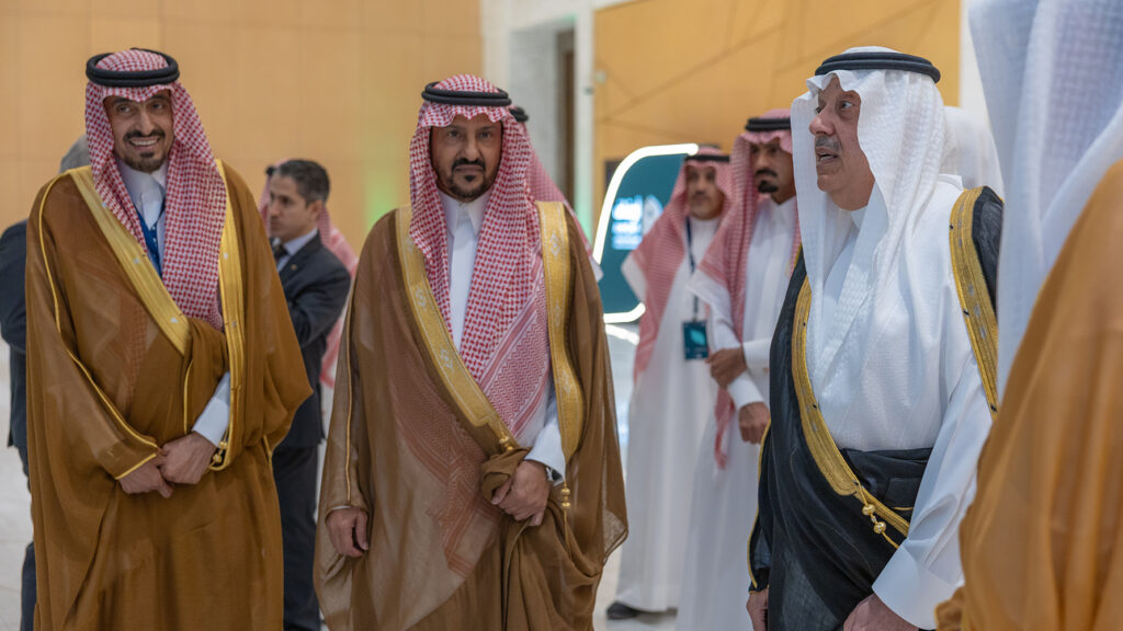صورة من خبر: أمير منطقة الرياض يكرّم مؤسسة الملك عبدالله الإنسانية خلال اللقاء الدوري للقطاع الوقفي 2026